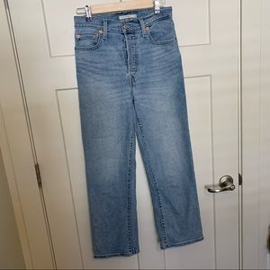 Levi’s Ribcage jeans